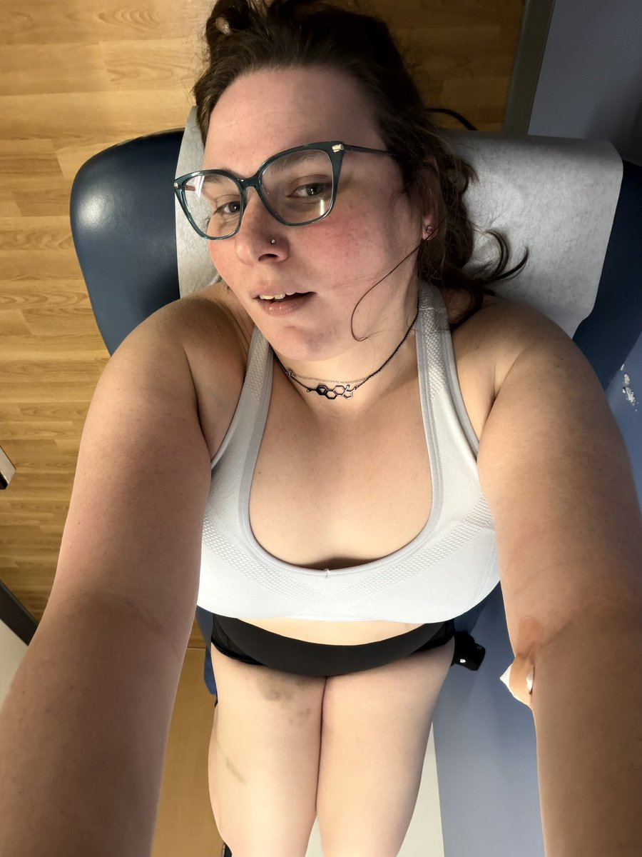 Anamoundsx's tweet photo. There might be room on this exam table for you? ๐๐ฅต๐
#examtable #groobygirl #tgirlbbw #trans #theresroom https://t.co/HzY5g54ors