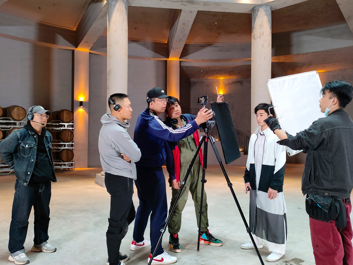 C21_Odyssey's tweet image. behind the scenes🎬
#ad #wine 
-