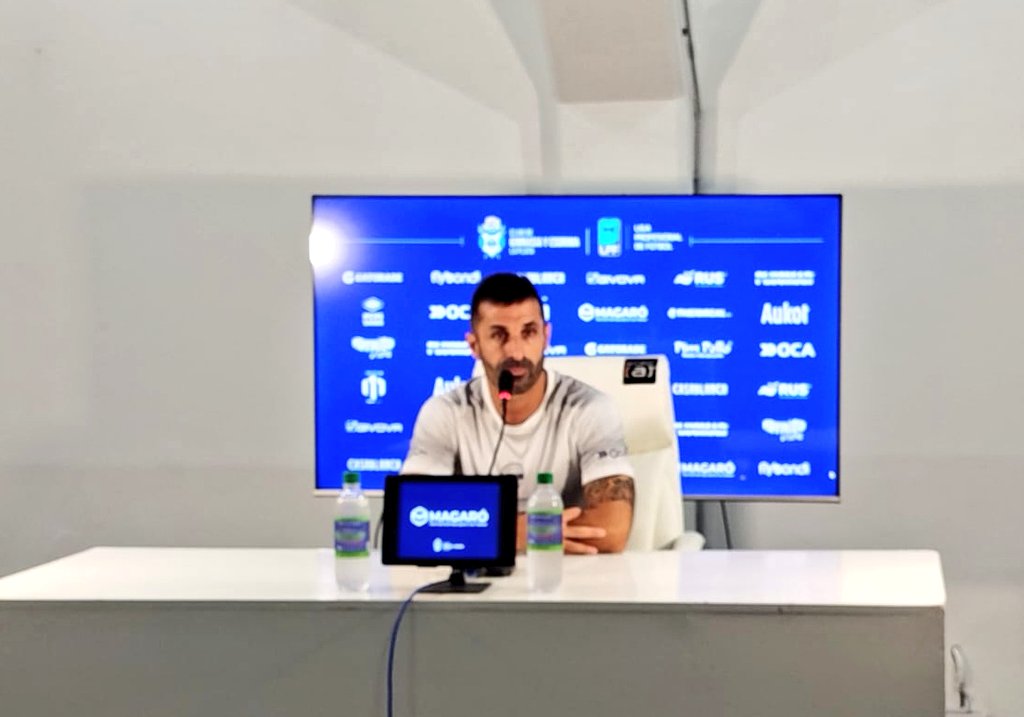 #CGE #GELP ⚽️ Fernando ZANIRATTO: “Tanto Auzmendi como Zalazar y Pérez están entrando muy bien, ojalá me generen problemas para ver a quién poner. Los que están bien y los que están un poquito por detrás me hacen dudar”