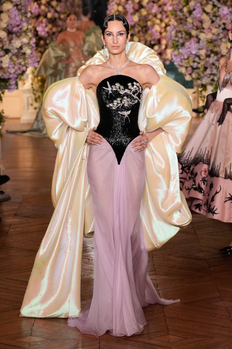 fashion_shw's tweet photo. 𝙢𝙞𝙨𝙨 𝙨𝙤𝙝𝙚𝙚 🪄 https://t.co/oXvpgYWrJ0