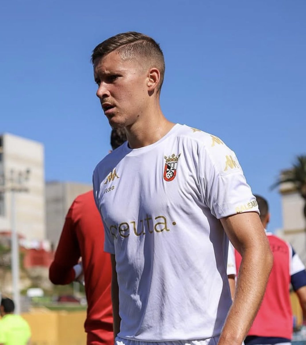 🚨Exclusiva Morao a Pie de Campo

Alex Sánchez firmará por la UD Caravaca

⚽️El central llega desde el Utrera donde ha jugado casi todo

🔙 Antes pasó por la cantera del Betis y con amplia experiencia en 3ª con Ceuta, Córdoba B… Con experiencia en Italia

Fichaje muy necesario