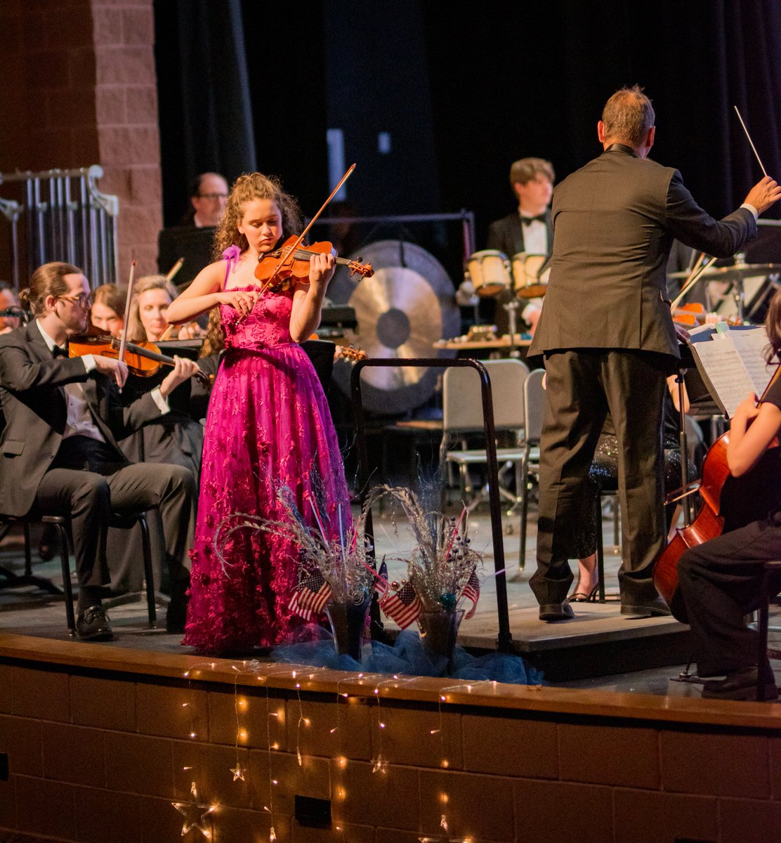 TLOrchestra's tweet photo. One week to submit your Young Artist Competition applications!  The winner will receive the Heather Cowan Memorial Award, $2000, and will perform with our orchestra on May 1st!  Details and application at https://t.co/tmJMwlUCe1 https://t.co/clPS1hMvRI
