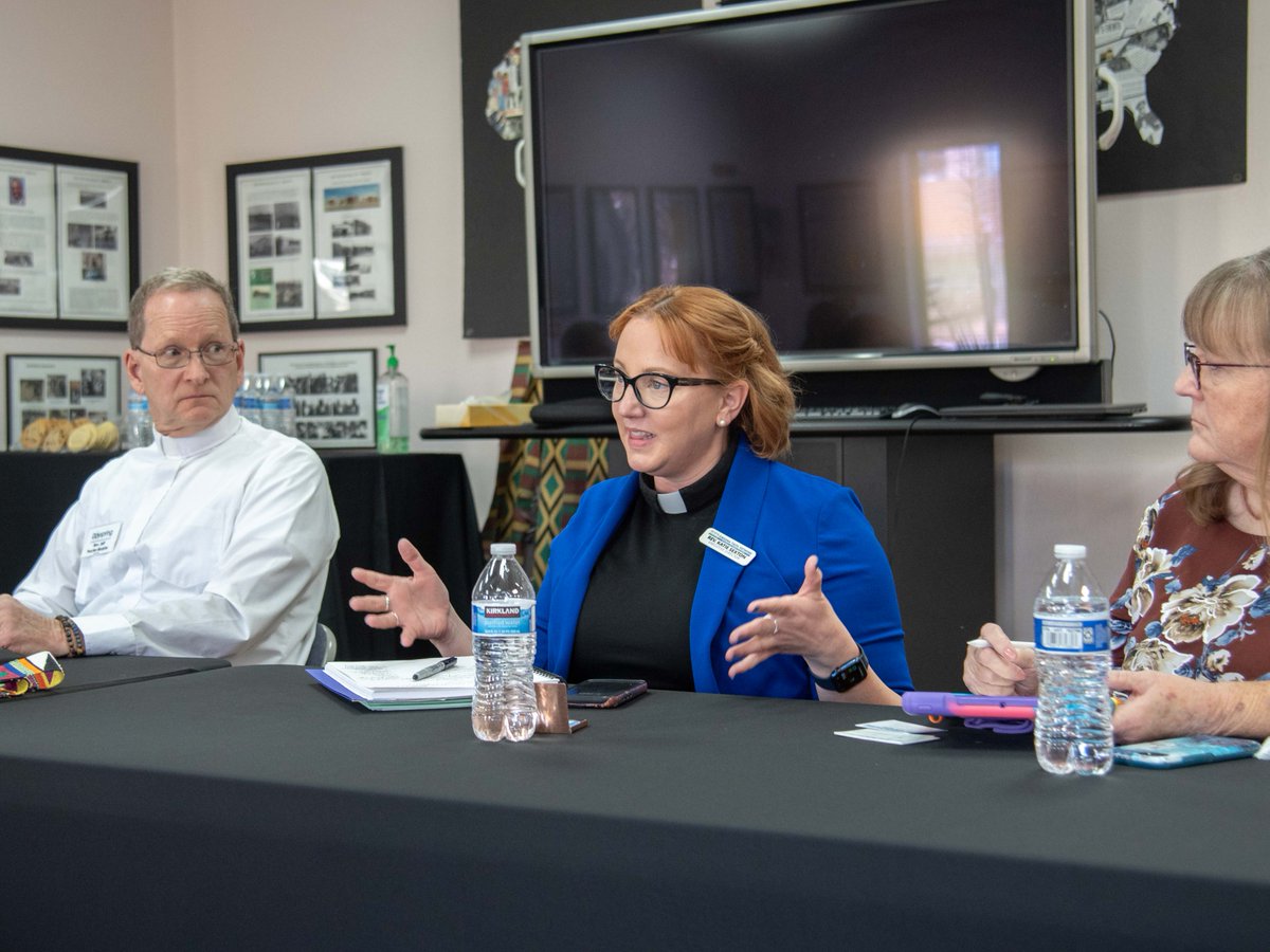 RepGregStanton's tweet photo. Faith leaders are the ones people turn to in times of need. They hold communities together when government actions are pulling them apart.

@RepYassAnsari and I met with local faith leaders to let them know how our offices can help, especially when ICE’s lawlessness hits home. https://t.co/LA4D3cIH2k