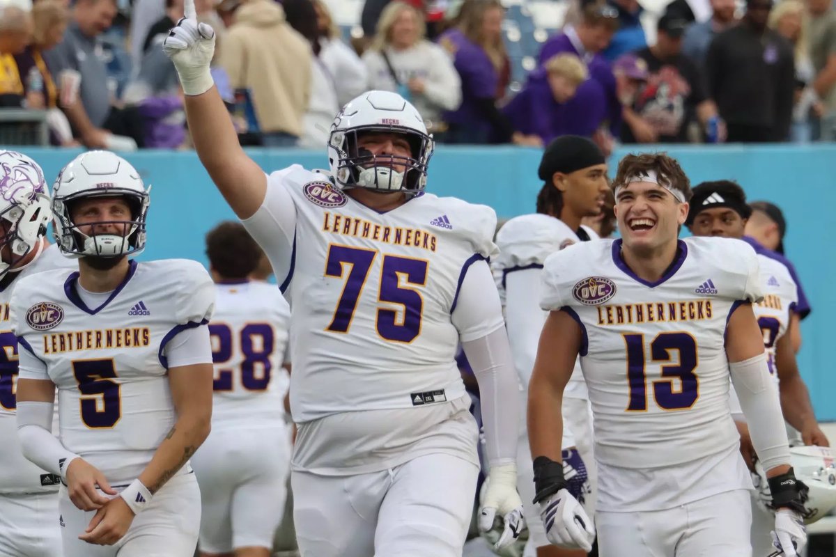 After a fantastic conversation with
<a href="/CoachJCaraway/">Joshua Caraway</a>  l am extremely extremely blessed to receive my first Division 1 offer from Western Illinois! #AGTG  <a href="/WIUFootball/">Western Illinois Football</a> <a href="/CoachDurley/">Sam Durley</a> <a href="/CoachCrouchHOF/">Darrell Crouch</a> <a href="/Barthkid23/">Ryan Barth</a> <a href="/Hawgs_n_Dawgs/">Hawgs and Dawgs Lineman Academy</a>