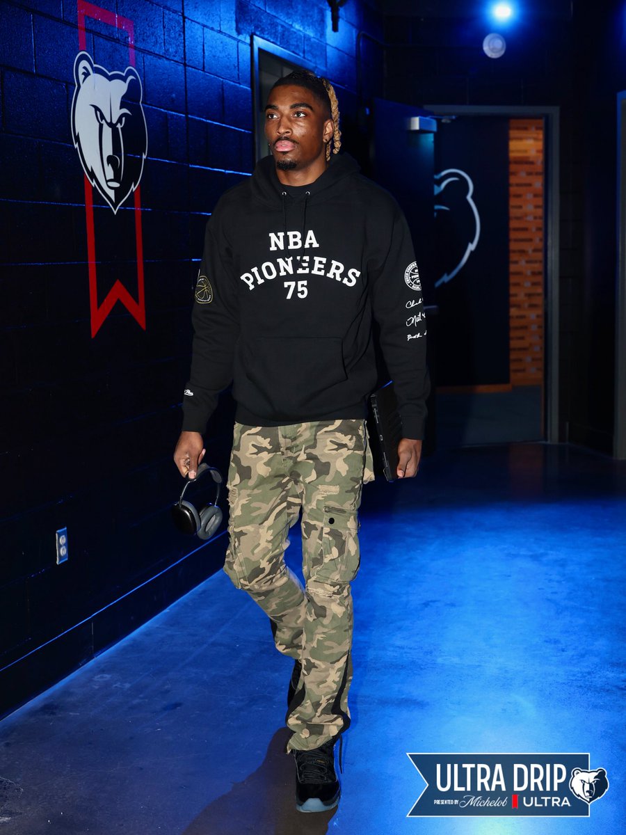 Rocking the NBA Pioneers Day Hoodie 🖤
@MichelobULTRA | #ULTRACourtside
