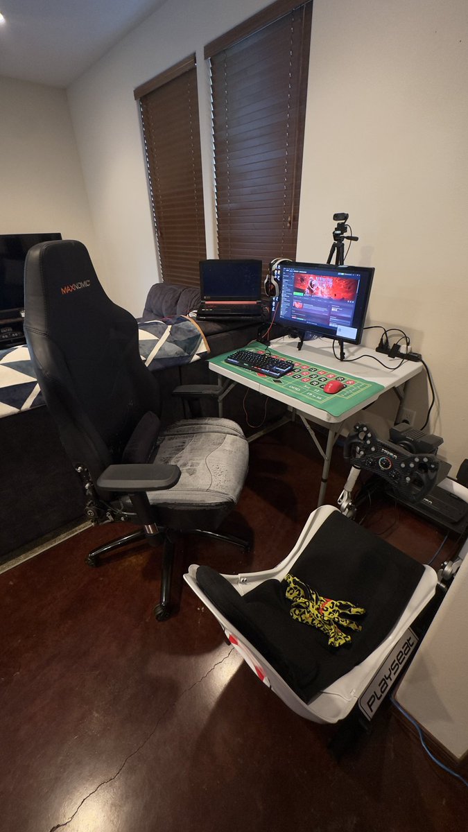 DapperJameson tweet media