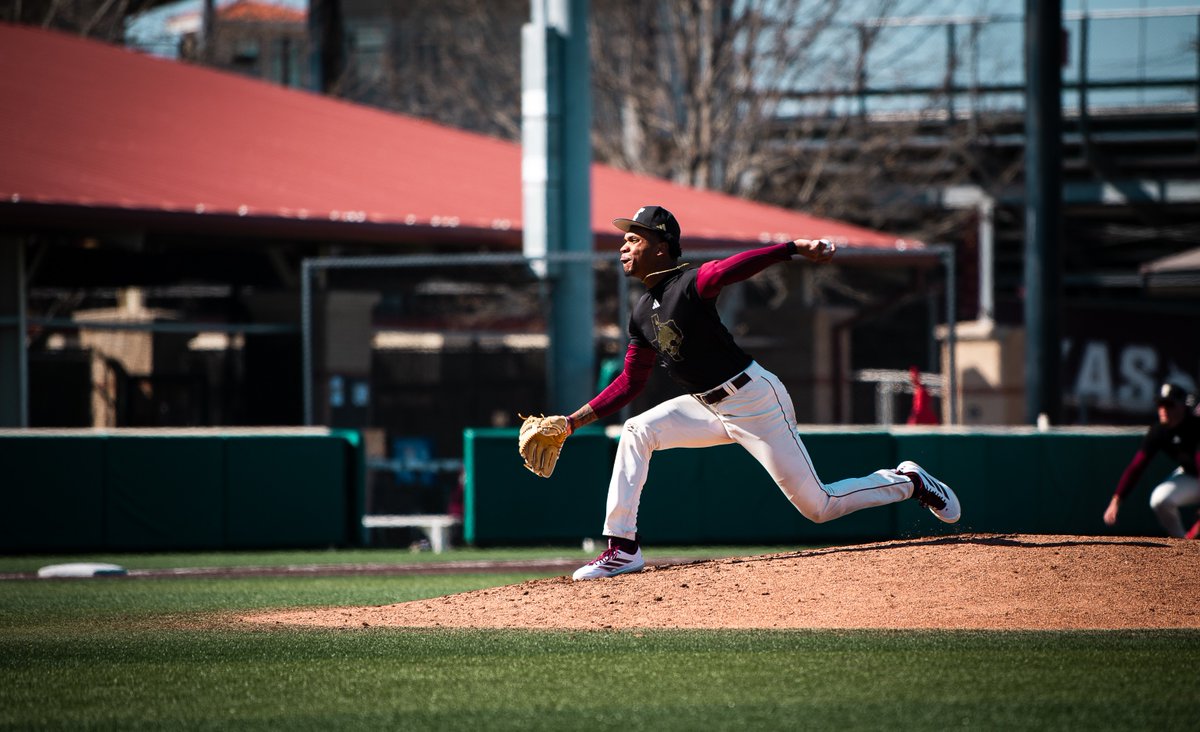 TxStateBaseball's tweet photo. Weekend intrasquad action

#EatEmUp #SlamMarcos https://t.co/RlGzynrmrw