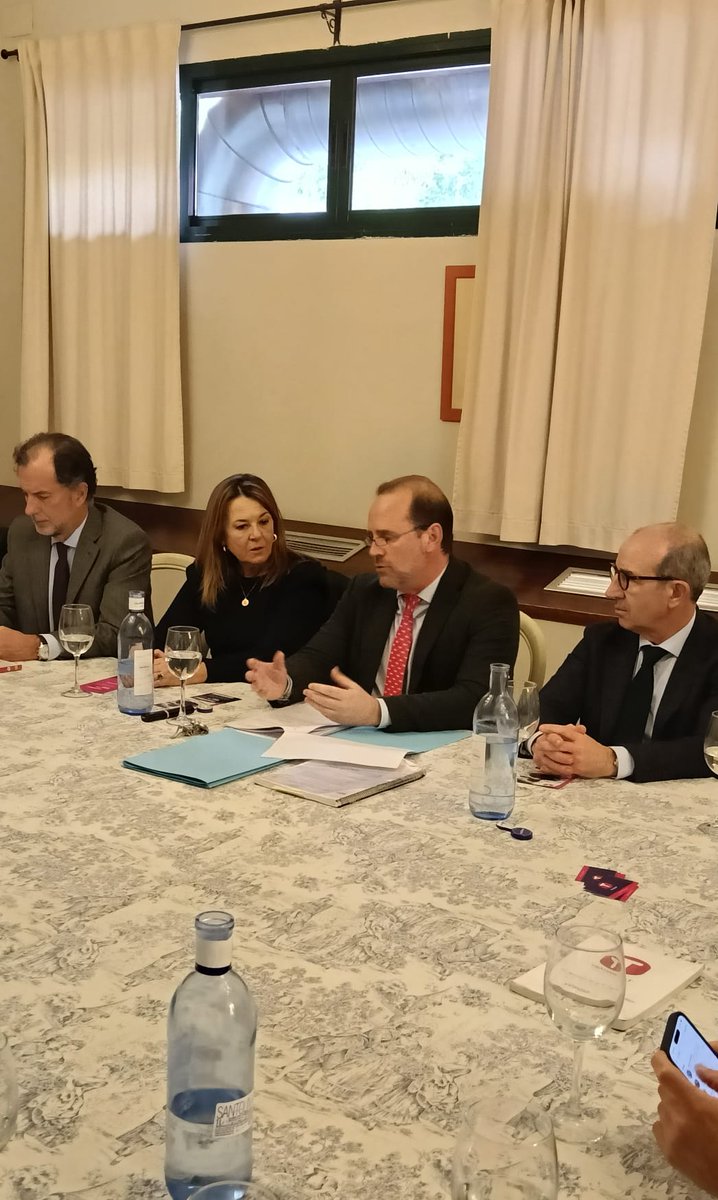 guadaliuris's tweet image. 🟢En #Guadaliuris celebramos un nuevo "Aperitivo Concursal" con nuestro patrocinador @TradematAuction . 

En él, debatimos con D. Javier Carretero Espinosa de los Monteros, Magistrado de lo Mercantil nº1 de Sevilla, sobre la actualidad del sector. 

#Sevilla #DerechoConcursal