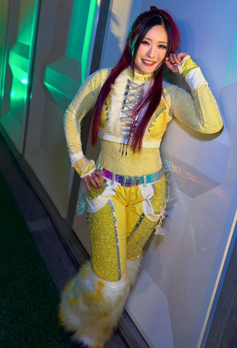 Iyo_SkyWWE's tweet photo. The special ring costume for #RoyalRumble in Saudi Arabia!!🇸🇦
✨🐥🌼🐝🌻🌝💛✨ https://t.co/77KefCWsnk