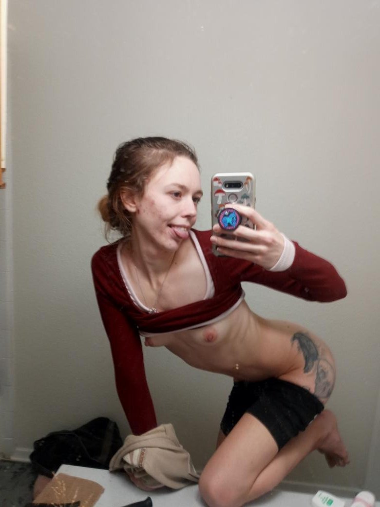 unfiltered_pics's tweet photo. Noodz between maintenance men visits 😇✨
P.S. the flooded floors are so cold on my lil feet https://t.co/10ctH98ONt