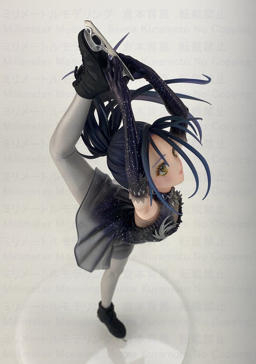 光さん完成しました！まずはアップと俯瞰から。
レインボーのラメフレーク、写真だと七色が飛んじゃってますね。これは是非WF会場で実物を見てもらいたい所。
リプ欄に全身アングルUPします。(1/2)
#メダリスト #狼嵜光 #WF2026W