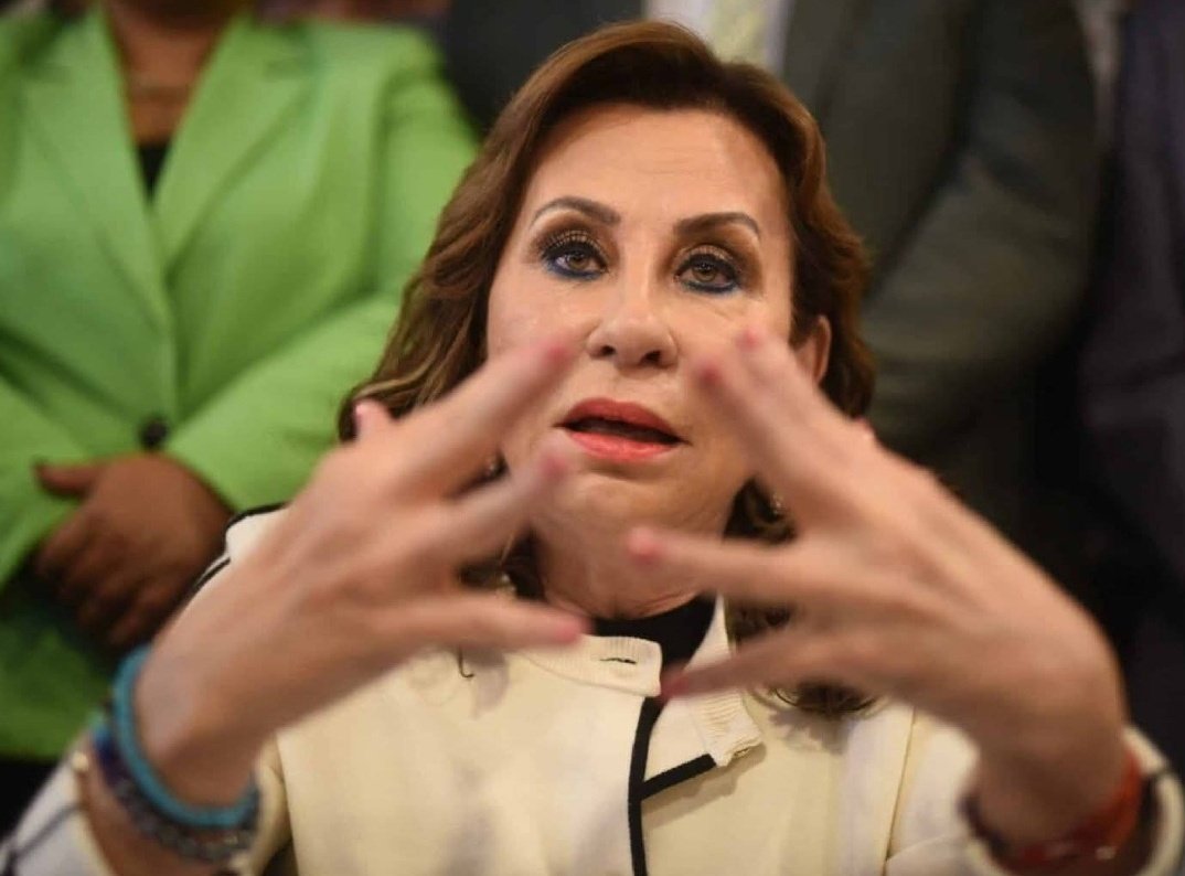 danydoggy's tweet photo. Ahora vemos quienes estan detras del robo y la prostitución de la elección de las Cortes, nada mas ni nada menos que #NesterVasquez y #SandraTorres con sus alfiles en la sala 6ta de lo contencioso. Ejecutando golpe. https://t.co/ds0p9cD0Oz