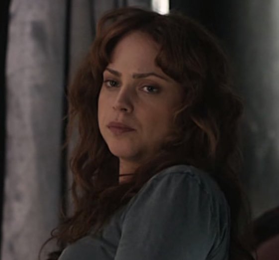 adoredzweig's tweet image. i’m a freak for her