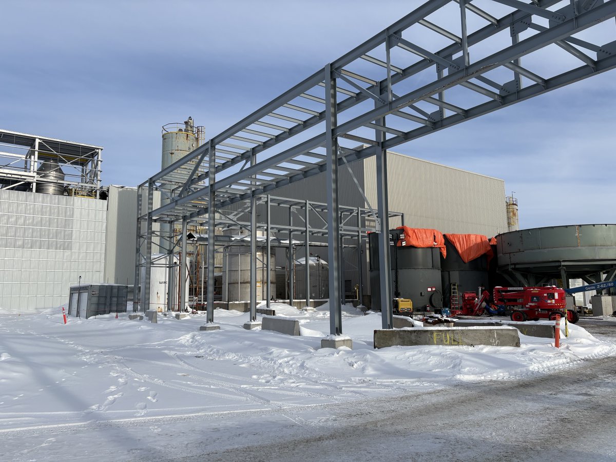 There is nothing like being on site and seeing progress firsthand. Great to meet the newest Electra team members who will play an important role as we move through the final phase of construction. Momentum continues to build.

#CriticalMinerals #BatteryMaterials