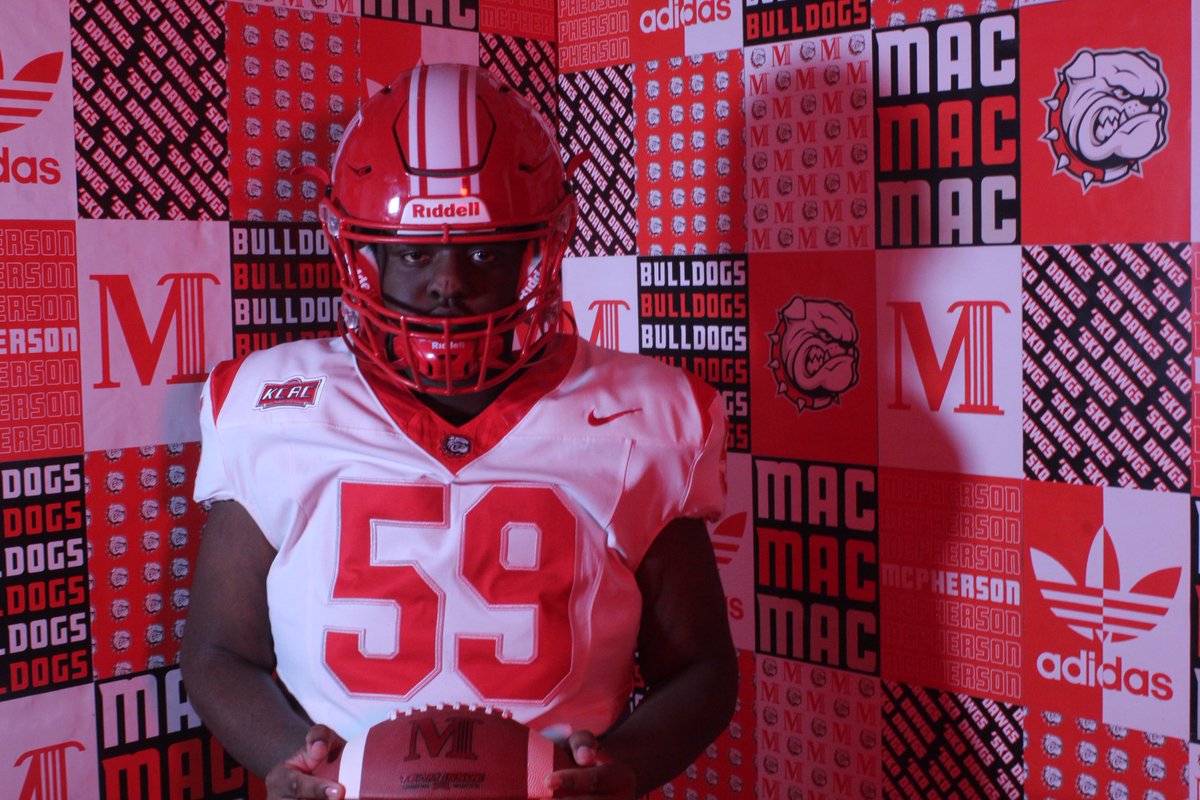 EjazAlmumin's tweet photo. I had a great time at my first official visit to @MACBulldogsFB 
So thankful for the opportunity @CoachJFisc @CoachLeppke . You can really tell they prioritize putting family and the lord first.#AGTG https://t.co/KHSnc05JAy