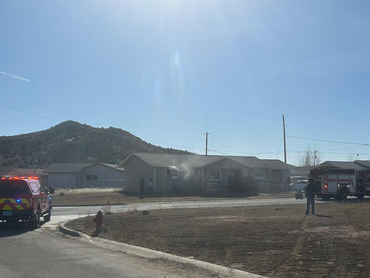 TMFPD's tweet image. #TMFR Crews quickly knocked down a small house fire contained to contents inside a closet on Red Sky Lane in Hungry Valley. Home is still
habitable.