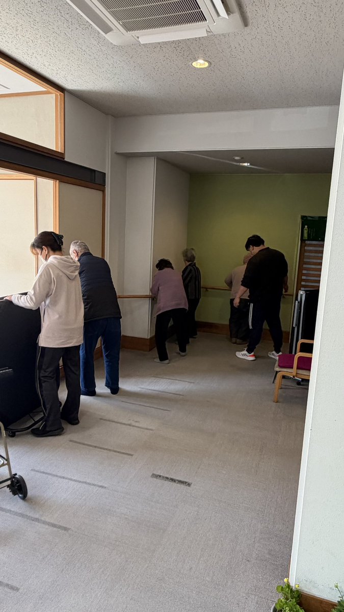 taba_maguro's tweet photo. 先週のマルチワーカー。
小学校で篠笛の授業をやりましたが、先月よりも皆さん上手になっていてビックリしました！
子どもの成長は早いものですね…
外は寒い日が続きますが、デイサービスでは穏やかな日々が続いています。
#丹波山村 https://t.co/zCYjnULvGL
