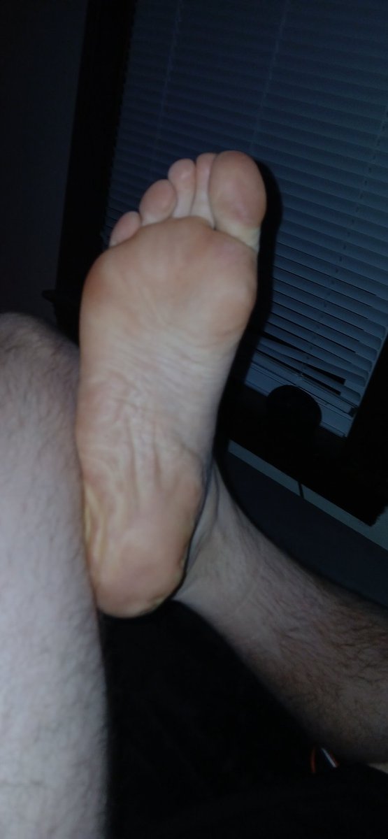 Solefulsessions's tweet photo. Who wants to kiss it?

#NSFW #feet #footfetish #soles #malefeet #solesandtoes #hot #fetishe #kink 

💦💦💦 https://t.co/cxb2SBttAe