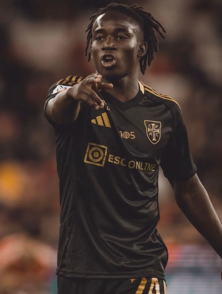 Son anda vazgeçilmezse 3.transferimiz Renato Nhaga olacak. Oyuncu ile anlaşıldı, Kulübü ile pazarlıkta son aşamadayız.