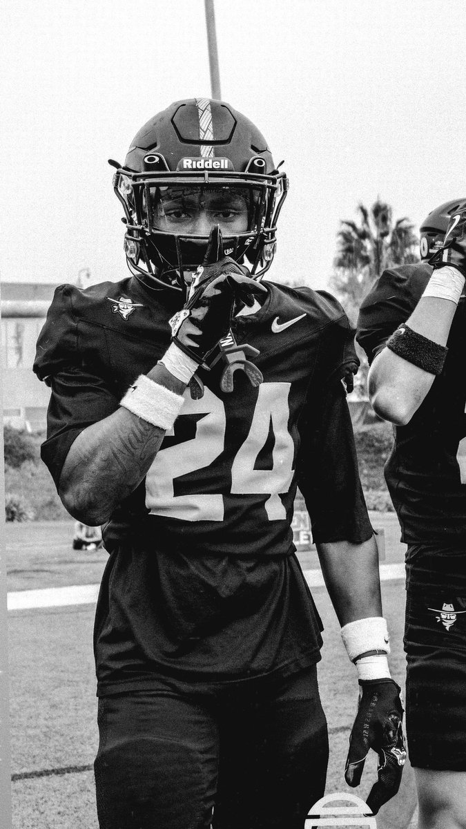 Cedd3_'s tweet photo. https://t.co/h5dEcqMTHs freshman tape 🙏🏽made the most of my opportunities beyond blessed can’t wait to shock the world this season . #callgod https://t.co/wq02dgvSjV