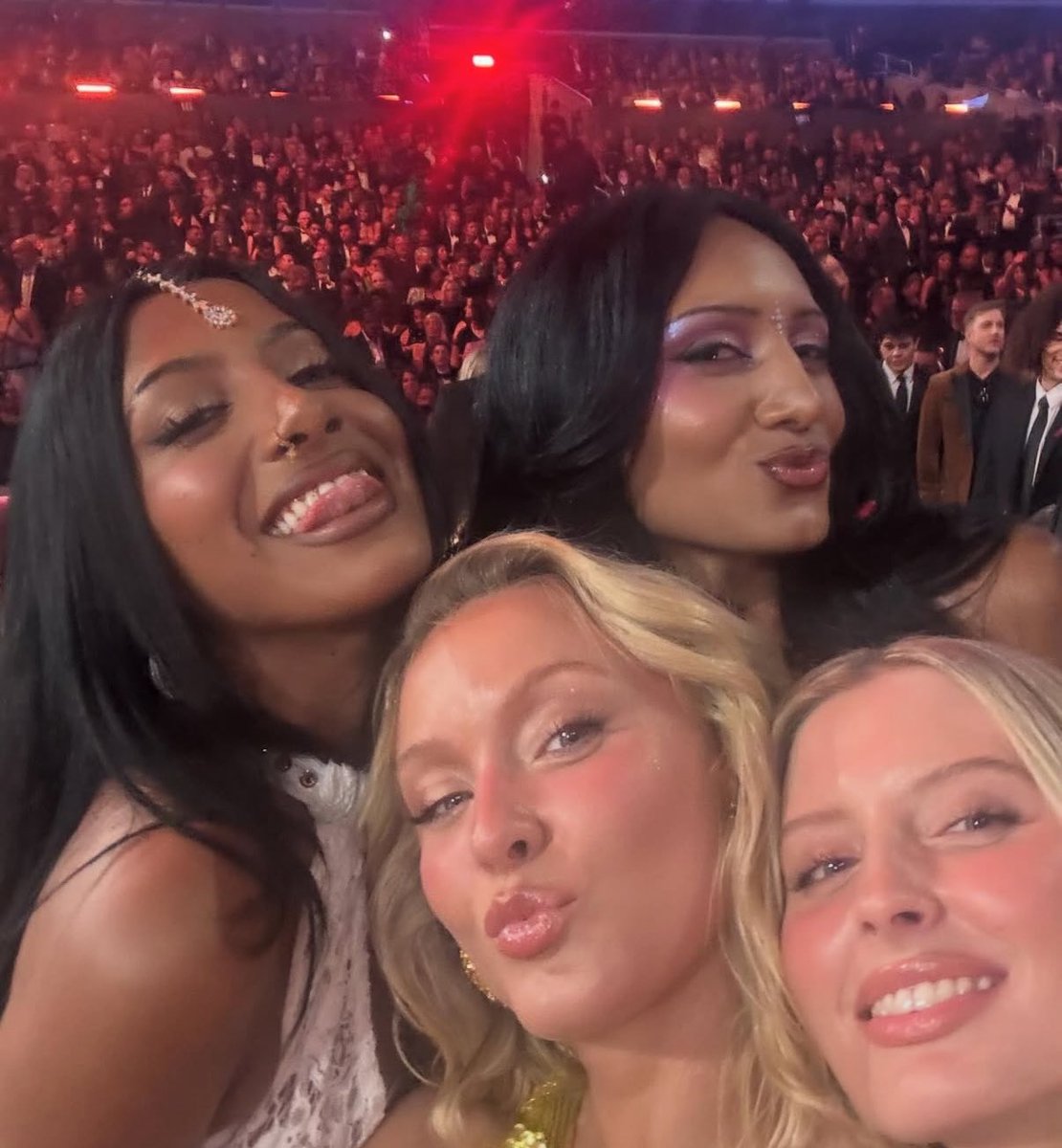 OMGGGG THE LARSSON SISTERS WITH THE RAJ SISTERS