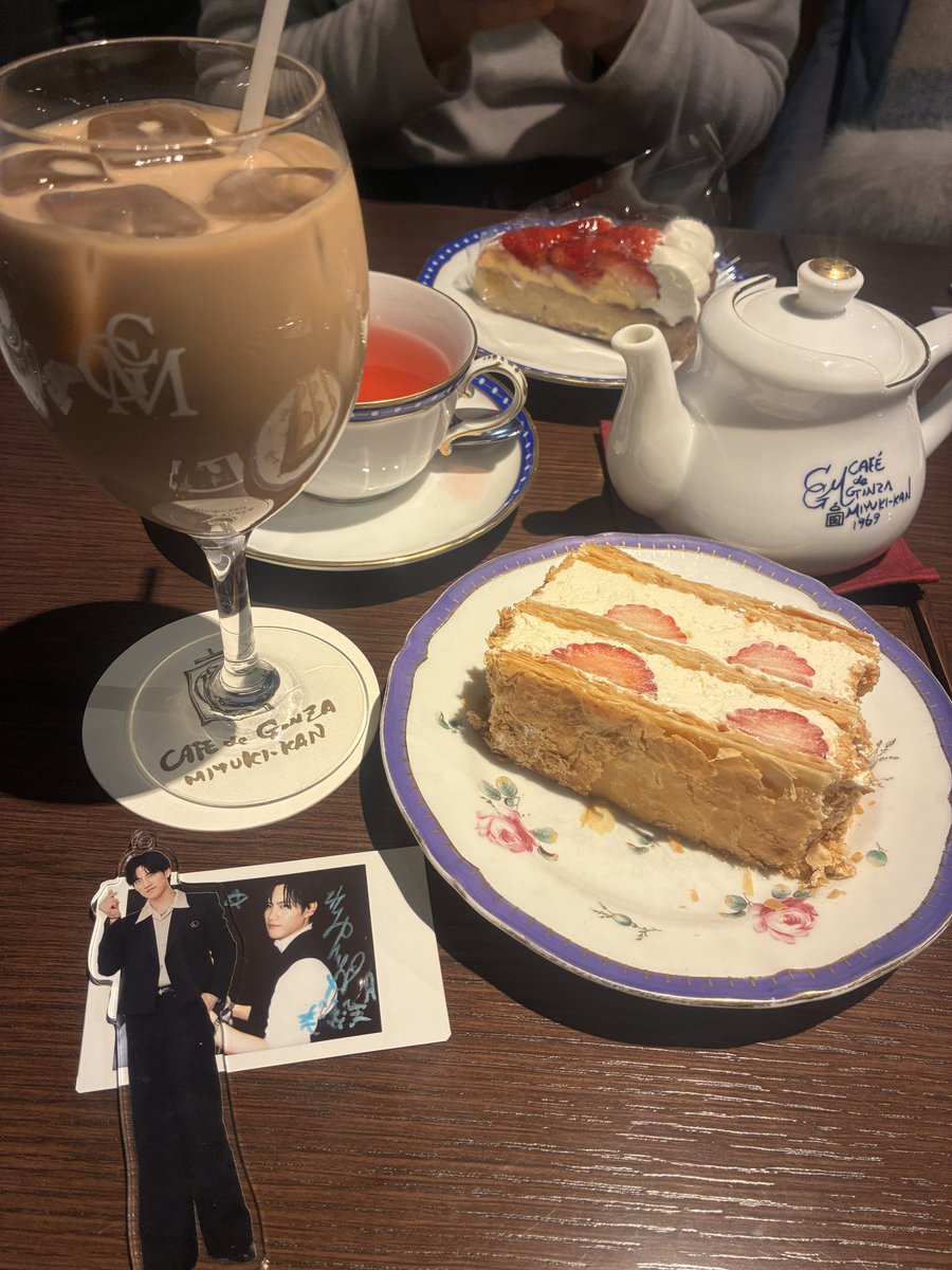 46chan_s2's tweet photo. いつの間にか俳優に沼りまくって遠征❕観劇❕メロつき❕をしていました（近況報告） https://t.co/Vmyiz5LpYx