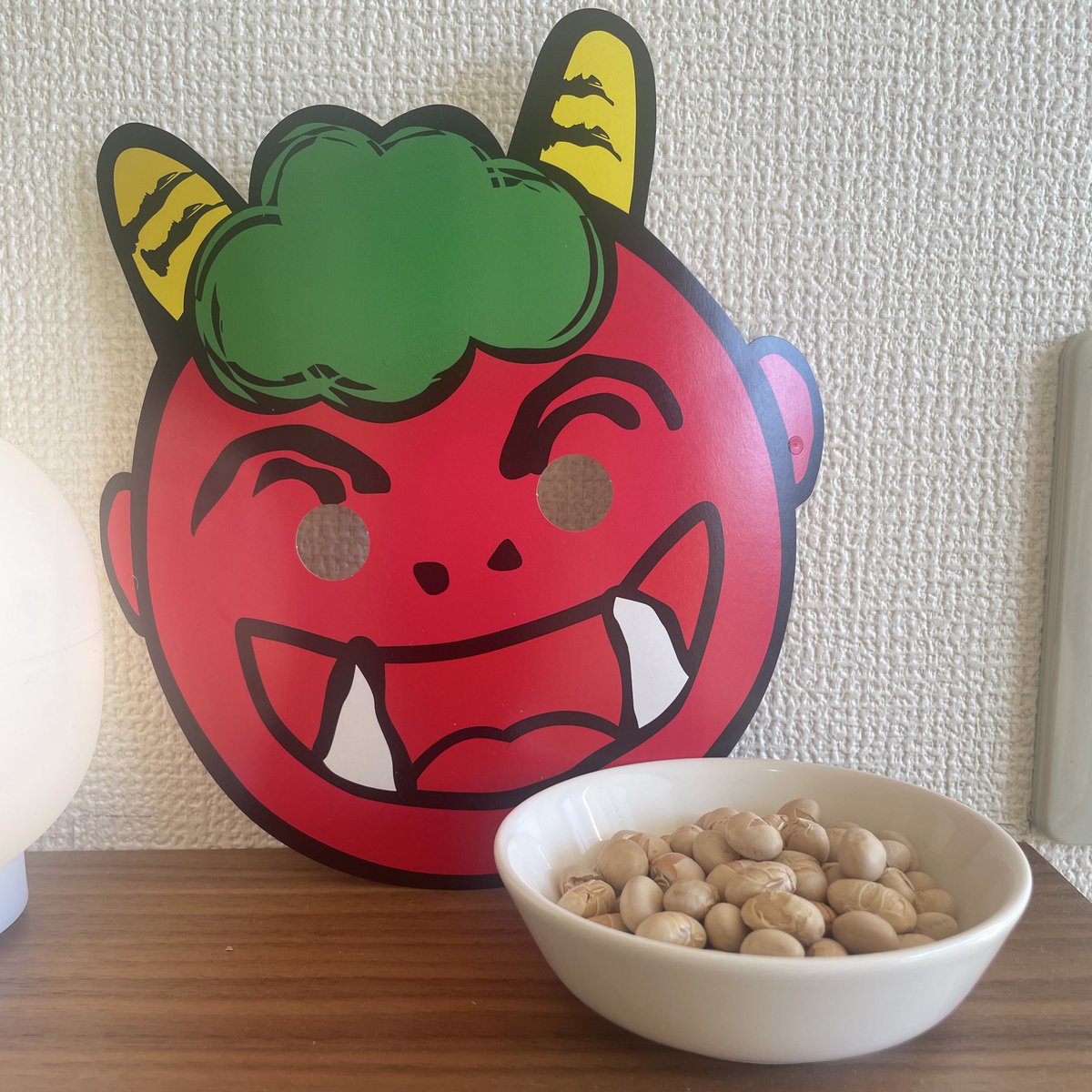 ささやかな「設え」を生活に取り入れてみる試み。本当はイワシの頭とひいらぎの葉を飾りたかったが、見つけられず断念。来年こそ🙏