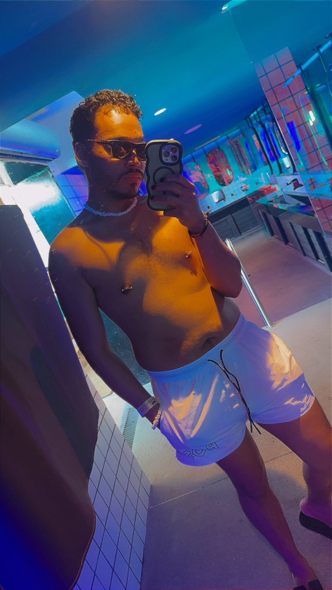 average_papiNY's tweet photo. Missing Puerto Vallarta Right about now 🥵😭 https://t.co/aDhUg8DbKh