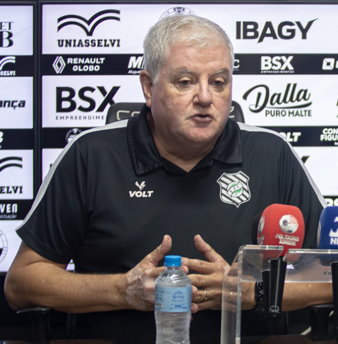 kobealvinegro's tweet photo. SUMAM DO FIGUEIRENSE!

VOCÊS ACABARAM COM O CLUBE. https://t.co/fxMkRx6hjT