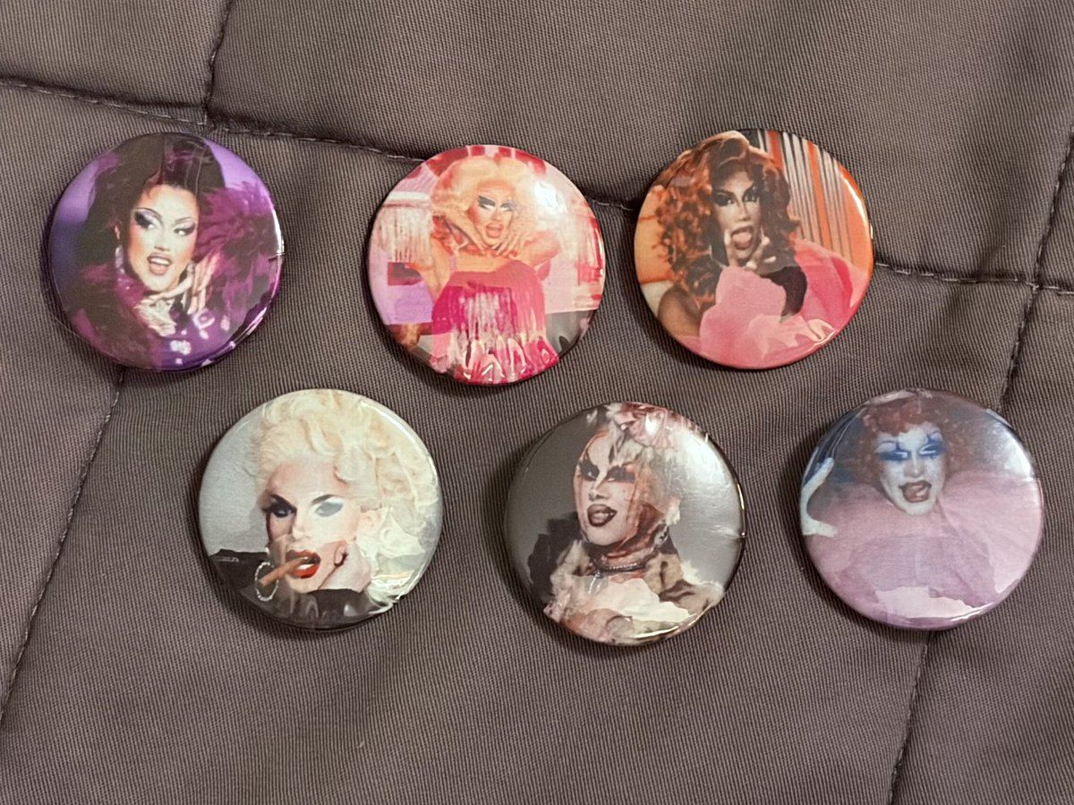 lilyinmorsecode's tweet image. i got a pin maker