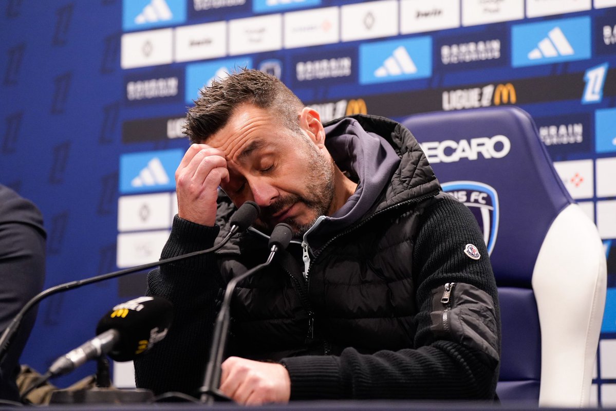 ActuFoot_'s tweet image. 🚨🚨 "𝗢𝗡 𝗩𝗔 𝗩𝗢𝗨𝗦 𝗘𝗡𝗖𝗢𝗨𝗥𝗔𝗚𝗘𝗥 !" 

"𝗜𝗡𝗧𝗘𝗥𝗗𝗜𝗖𝗧𝗜𝗢𝗡 𝗗𝗘 𝗣𝗘𝗥𝗗𝗥𝗘 𝗙𝗔𝗖𝗘 𝗔̀ 𝗥𝗘𝗡𝗡𝗘𝗦 !"

La réunion dirigeants-entraîneur-joueurs-supporters du côté de l’OM 𝗔 𝗗𝗨𝗥𝗘́ 𝟭𝗛𝟯𝟬 𝗘𝗧 𝗔 𝗘́𝗧𝗘́ "𝗣𝗟𝗨𝗧𝗢̂𝗧 𝗖𝗔𝗟𝗠𝗘" à la veille d’un…