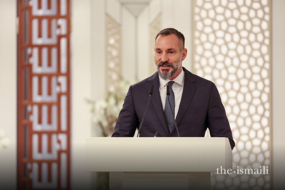 TheIsmaili's tweet photo. On the second day of his visit to the United Kingdom, Mawlana Hazar Imam spent much of the day at the Ismaili Centre in London, where he granted two youth mulaqats in the intimate setting of the Darkhana prayer hall.

Read more: https://t.co/0GEwmFrfX1 https://t.co/aiiD0BMvp3