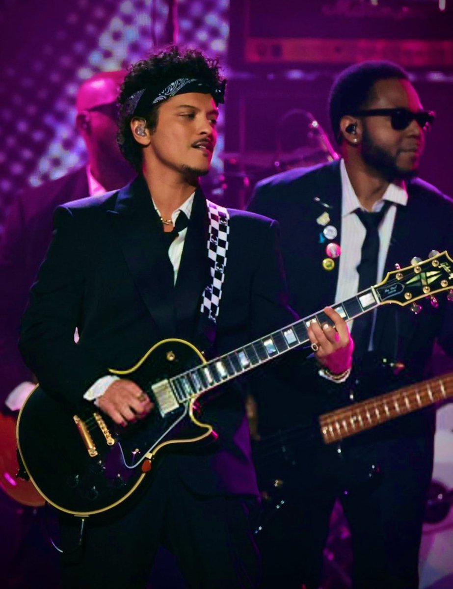 dokkusannOsaka's tweet photo. Bruno Mars 🖤🔥 https://t.co/yw5DhkxMzn