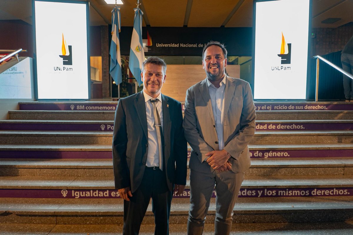Vivimos un día histórico con la apertura de la carrera de Medicina en la UNLPam y celebramos esta decisión estratégica que consolida a Santa Rosa como ciudad universitaria. Esta nueva carrera fortalece el sistema de salud de todos los pampeanos, reduce brechas y les permite poder