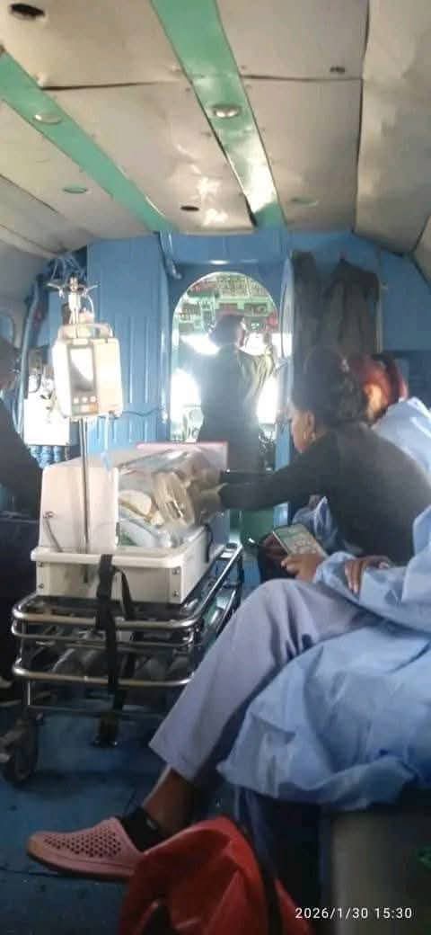 Esta es #Cuba #CubaSocialista esto es el legado de #Fidel 👇
Un helicóptero militar cubano transportó a un bebé recién nacido en una incubadora desde un lugar remoto dla isla hasta La Habana para un tratamiento de emergencia.
¿En serio, somos una amenaza para #EEUU o un Ejemplo?