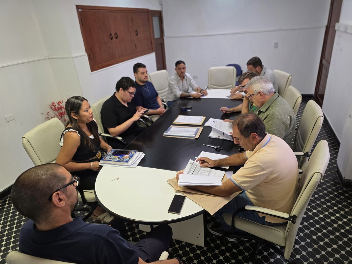 Avanzamos con una obra clave para la Escuela Técnica N°1

El viernes se realizó la apertura de sobres de la licitación para la nueva instalación eléctrica de la EST N°1 de Pasaje Gutiérrez, un paso fundamental para seguir mejorando la infraestructura educativa de nuestro