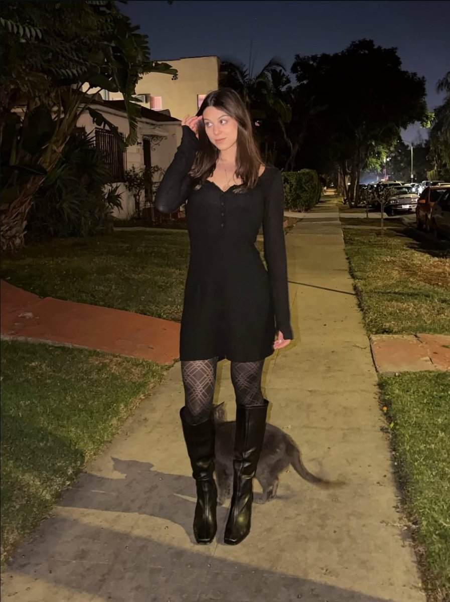 wflbld's tweet photo. 🐈‍⬛ https://t.co/mTM0X7TXxo