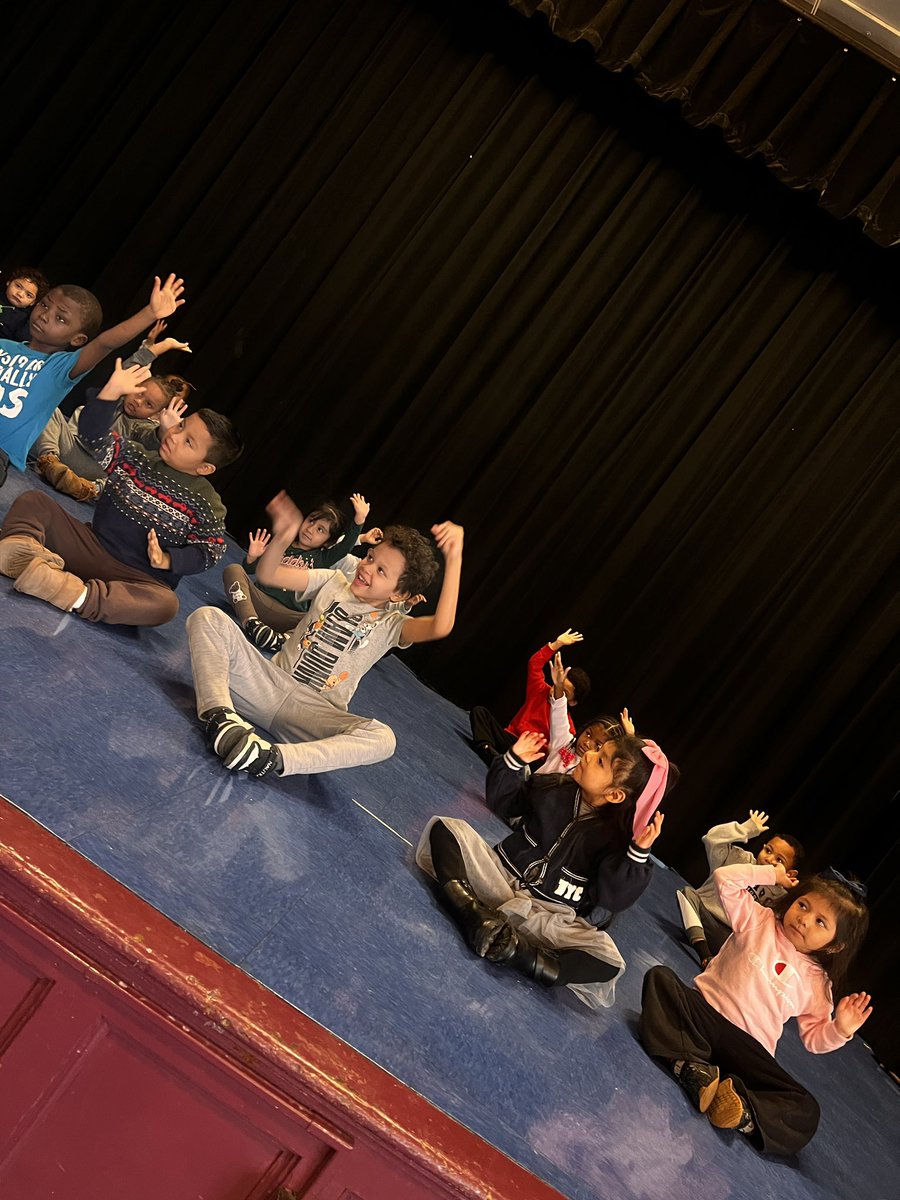 TheraErickson's tweet image. ❤️Renaissance Music &amp;amp; Dance had our students learning about culture, music, and movement.  #StudentExperiences #LearningCommunity #OriginalOwls 🦉@nycschools @RenYouthCenter @DOEChancellor @D8Connect