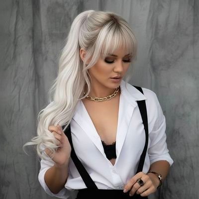 .
. 
​"إلى 'الأهوج' الذي أضاع بوصلته في جزري..
لا تبتئس لجهلهم بأبجديتك، فمنذُ متى گانت 
لغة 'الإستثناء' تترجم للعابرين؟
.. 
إجمع لغتي من حيث شئت.. من صمتي،
 أو.. 
 من ارتعاشة نبضي، فگلما أوغلتَ في.
 ' أدرڪت، أنك لا تڪتشفني.. 
بل تڪتشف أجزاءَ روحكَ
 التي ڪانت ؛#مفقودة_فيّ
#ارعن🕺🏼