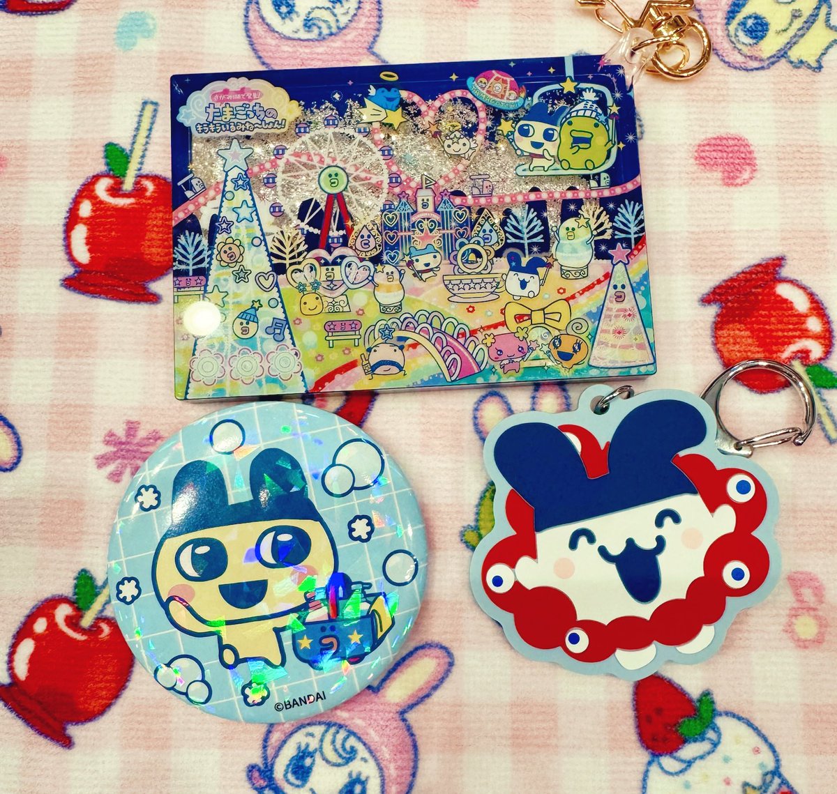 1119mna's tweet photo. かわゆなたまごっちグッズ見返すの最高の癒し
あーいろんなとこ行ったなーって思い出が次々出てくる。こんな幸せなことない https://t.co/VxUzlsSCx6