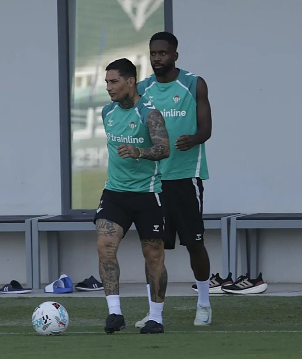 Isidrocruz00's tweet photo. Es una vergüenza no ser capaz de cambiar esta delantera de alguna forma en diferentes mercados, así no vamos a ningún lado. @RealBetis https://t.co/z0nL1H3c6p