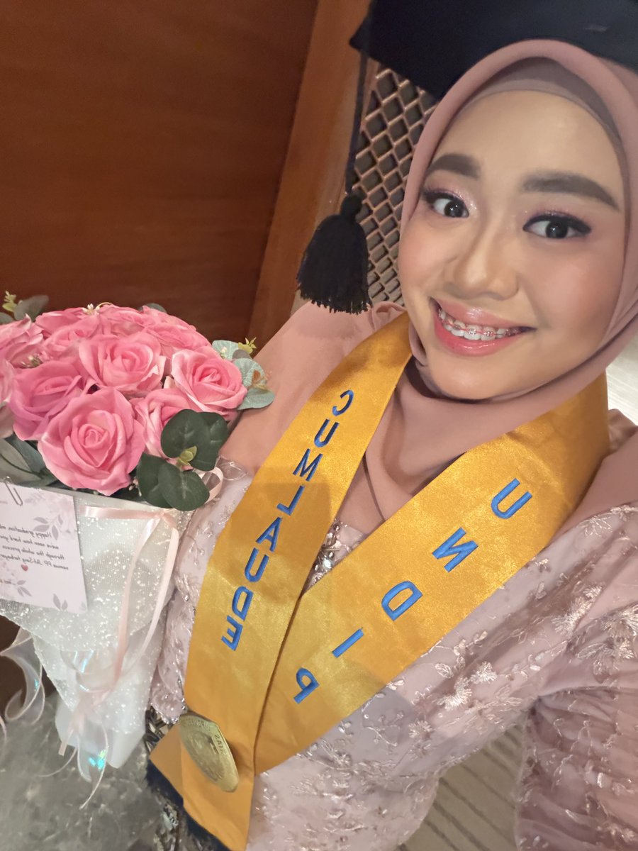 dins 🐬 tweet media