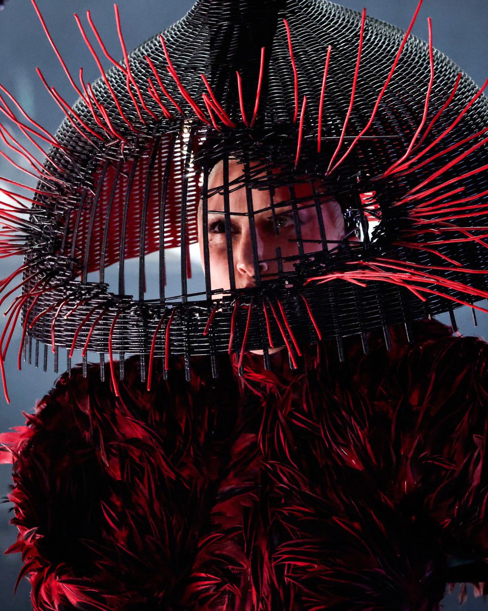 ㊗️ #GRAMMYs ／／ #レディー・ガガ 授賞式のパフォーマンスでは