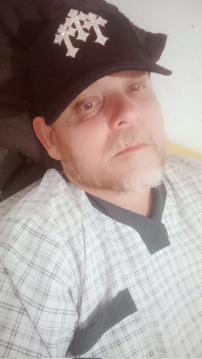 Pues aquí madreado desde el sábado con tos, gripa, chorro,dolor de panza  y maceta