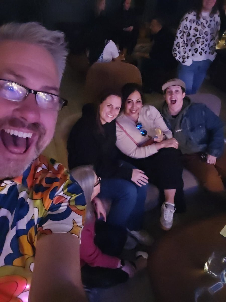 GreenScreenGal's tweet image. Gotta love when your #Edtech besties FaceTime you from a conference you wish you could of joined them at #TCEA 

My heart is so full!
💚💚💚
Love you @HeatherTechEdu @farmerfaubs @mrshowell24 @MannyDiscoTech @TishaPoncio @TechWarriorKES @MrNunesteach