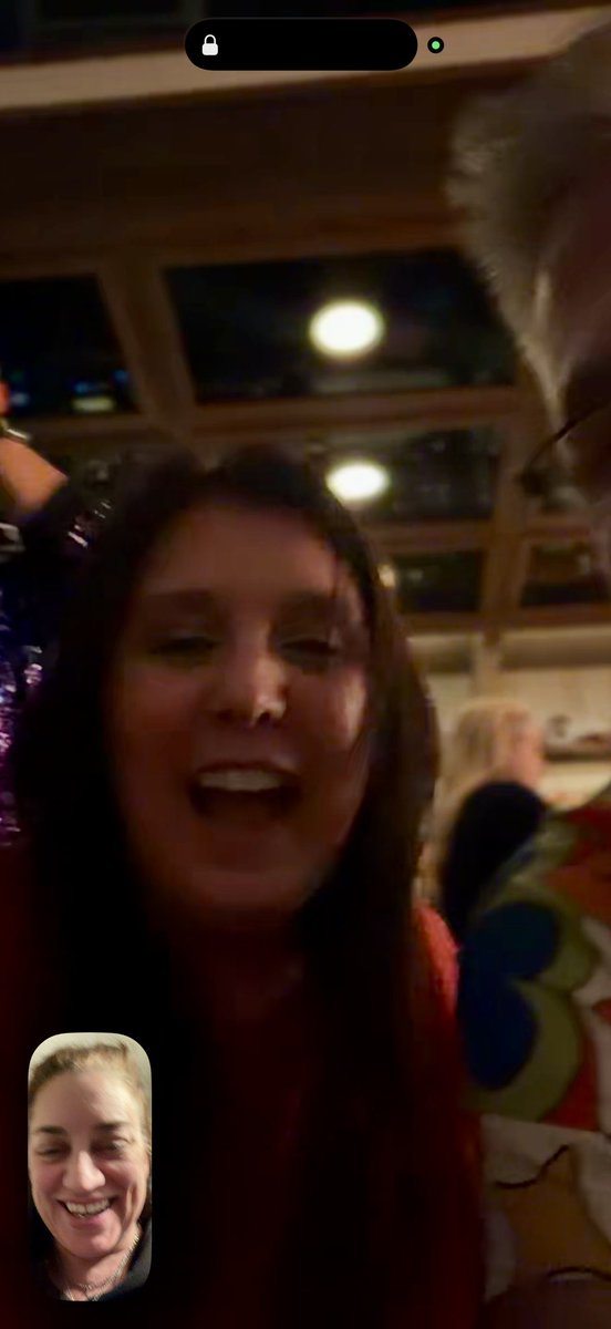 GreenScreenGal's tweet image. Gotta love when your #Edtech besties FaceTime you from a conference you wish you could of joined them at #TCEA 

My heart is so full!
💚💚💚
Love you @HeatherTechEdu @farmerfaubs @mrshowell24 @MannyDiscoTech @TishaPoncio @TechWarriorKES @MrNunesteach