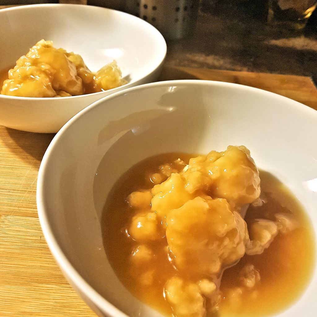 EvelynChartres's tweet photo. Grands-Pères à L'Érable
A #FrenchCanadian #Cake based #Dessert cooked in a #MapleSyrup sauce. This #Dish is especially popular during the maple syrup harvest and is readily available at any #SugarShack. Quick and easy to make and delicious! #Recipe #Recipes
https://t.co/01jpWYUCib
INGREDIENTS
Syrup
• 1 cup (235 ml) of water
• 1 cup (235 ml) of maple syrup
Batter
• 1 cup (235 ml) of all-purpose flour
• 2 teaspoons (10 ml) of baking powder
• 2 teaspoons (10 ml) of brown sugar
• ½ teaspoon (2.5 ml) of salt
• ½ cup (120 ml) of milk
• ¼ cup (60 ml) of melted shortening
INSTRUCTIONS
• In a bowl, mix all ingredients for the batter until you have a consistent finish. Batter should be able to slide from a spoon, so you may need to add some milk.
• In a pot pour water and maple syrup. Bring to a boil.
• Drop batter by the spoonful into the sauce. Cover and simmer for 15-20 minutes.
• Remove from heat, ready-to-serve.