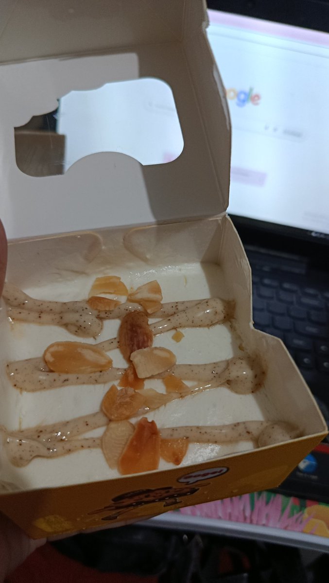 rusticblu's tweet image. Pleaseee enak bgt CheeseCuit 😭😭🫶🏻🫶🏻
Gak heran sampe antri woyy