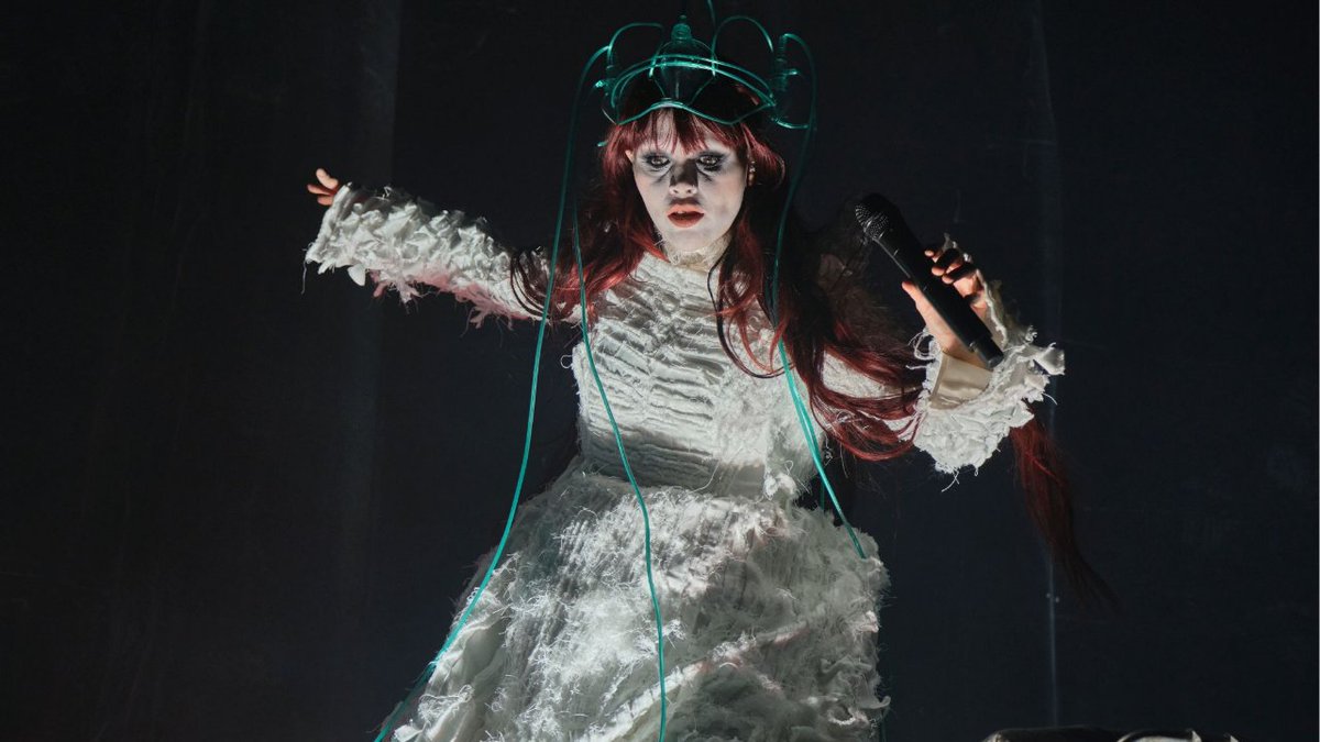 Clímax en Medio tweet media