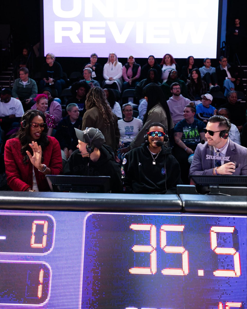 Unrivaledwbb's tweet photo. Go Twin https://t.co/K5vmQZGa66